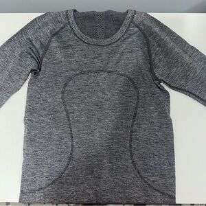 NEW LULULEMON TOP